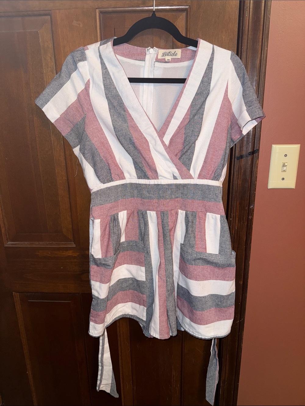 Listicle Rose, White & Gray Striped Wrap-Front Tunic